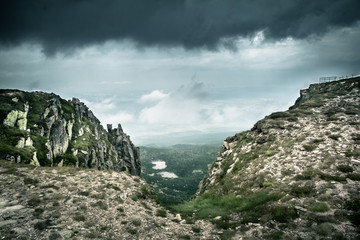 Fototapeta na wymiar Dramatic skay in the mountains, Karkonosze, Poland, Szklarska Poręba