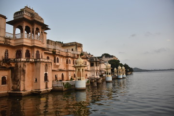 Fototapeta na wymiar Pichola lake, Udaipur, Rajasthan