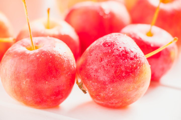 apples on the white table
