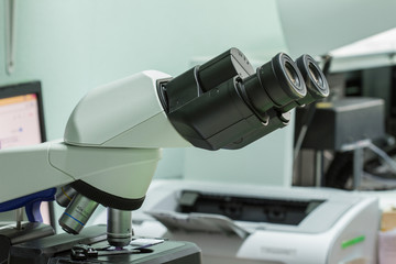 Naklejka premium microscopes in Laboratory hospital