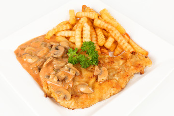 Schnitzel mit Champignonsoße