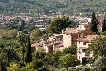 Fototapeta na wymiar quaint historic village in the Tramuntana Mountains of Majorca, Spain