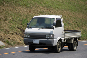 小型トラック