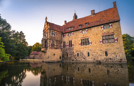 Burg Vischering in L&uuml;dinghausen Sonnenuntergang