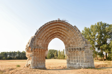 Fototapeta na wymiar San Miguel de Mazarreros arch in Sasamon, Spain