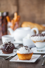 cupcake with tea