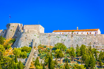 Fototapeta premium Fort Hvar town Spanjola. / Scenic view at old historic fort in town Hvar, famous travel sightseeing spot in Croatia, Mediterranean.