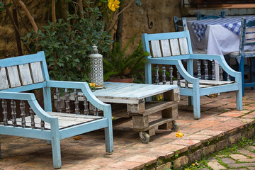 patio furniture made using reclaimed wood in Colombia