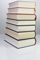 Bücherstapel-Freisteller