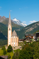 Fototapeta premium Heiligenblut town under the Grossglockner mountain in Hohe Tauern national park