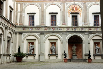 Fototapeta na wymiar Historic Palace of Hohenems, Innenhof des historischen Palastes in Hohenems