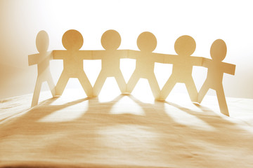 Paper chain team united