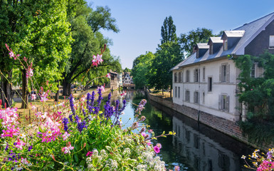 Fototapeta na wymiar Canal in Strasbourge, France