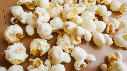 こぼれたポップコーン