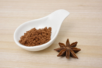 Whole star anise and star anise powder