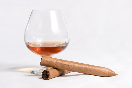 Cigars and Whiskey, a gentlemans guide to relaxation
