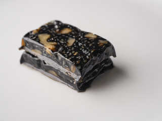 Donkey hide gelatin slices