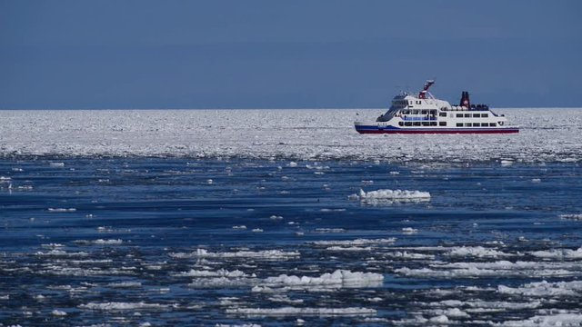流氷砕氷船おーろら