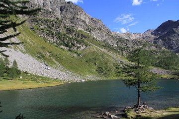 lac glaciaire en val d'Aoste