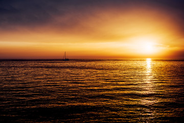 Obraz premium View on sunset at the sea