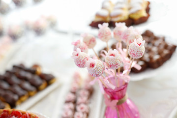 details of cake pops at a wedding
