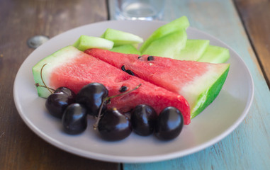 Salad des fruits, pasteque, melon et cherries