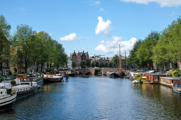 Fototapeta na wymiar Altstadt von Amsterdam in den Niederlanden