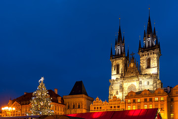 Fototapeta na wymiar Tyn church and Christmas tree in Prague.