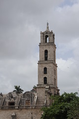 Fototapeta na wymiar Die Basilika San Francisco de Asís in Havanna auf Kuba