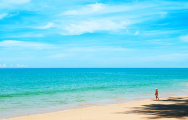 Fototapeta premium Sea, sky, beach with tourist, Krabi, Thailand
