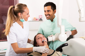 Fototapeta premium Dentist doing digital xray