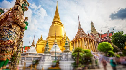 Foto op Aluminium Wat Phra Kaew, Tempel van de Smaragdgroene Boeddha, Grand Palace, Bangkok, Thailand © CrackerClips