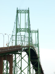 Fototapeta na wymiar Bridge over the Saint Lawrence