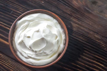 Foto auf Leinwand Bowl of Greek yogurt © alex9500