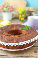 Runder Kuchen mit Schleife