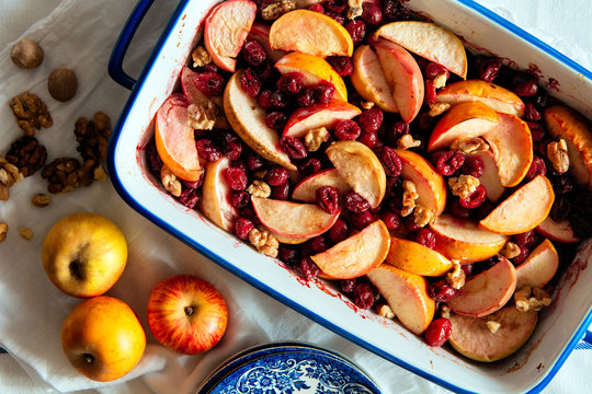 Spicy autumn fruit bake