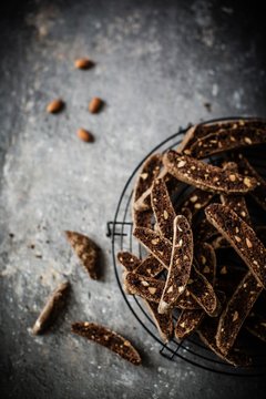 Light chocolate biscotti