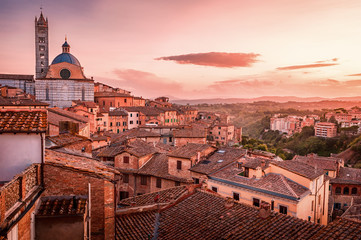 Fototapeta premium Beautiful amazing view over Siena in Tuscany on a sunset in Italy