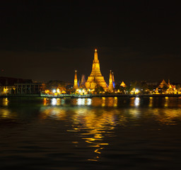 Temple de l'Aube, Wat Arun sur les rives du Chao Phraya, Bangkok, Thaïlande 