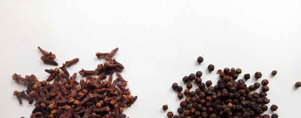 Peppercorns and Cloves Combination