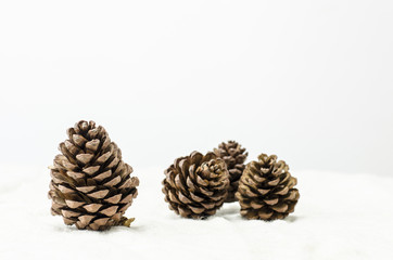 Fototapeta premium pine cones and bear in chrismas