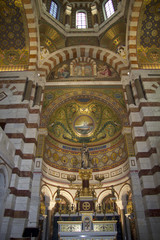 Fototapeta na wymiar Notre-Dame de la Garde - Marseille