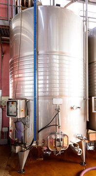 Cisterna per fermentazione uva