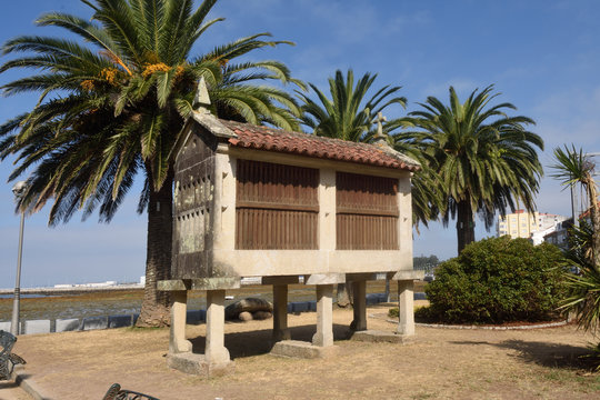  horreo is a typical building in farmlands, Cambados, Galica, Spain