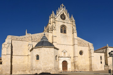 Fototapeta na wymiar Rear facade of the cathedral of Palencia, Castilla y Leon, Spain