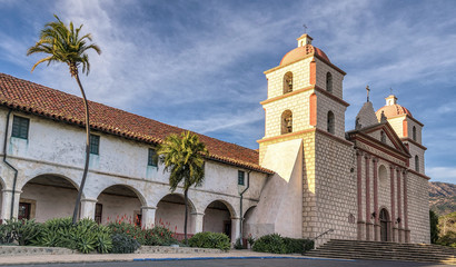 Santa Barbara Mission in Southern California - obrazy, fototapety, plakaty