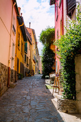 Fototapeta na wymiar Promenade dans les rues de Collioure