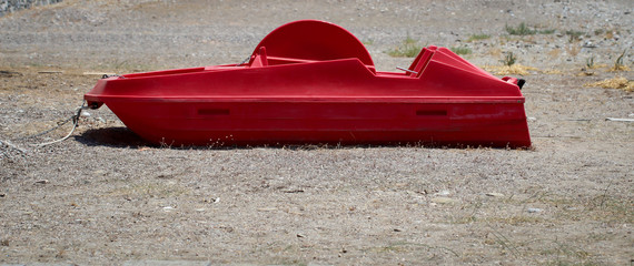 Tretboot am Strand
