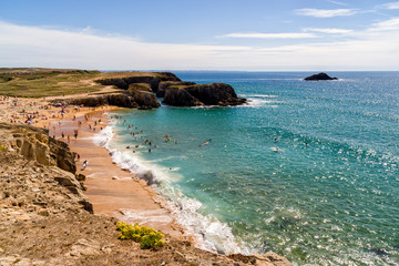 Plaża wśród skał