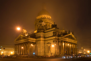 Fototapeta na wymiar St. Isaac's Cathedral in the nght march fog, Saint Petersburg